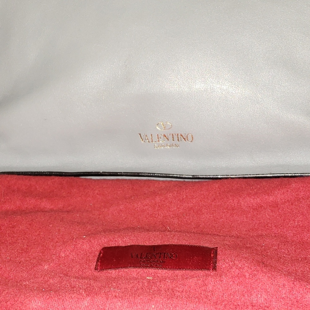 Valentino Garavani Runway Rockstud Grey Tote - Picture 4 of 8